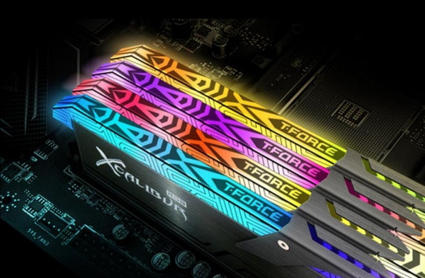 4000MHz频率、个性RGB灯条：Team 十铨 发布 T-FORCE XCALIBUR RGB“王者之剑 ”高端内存
