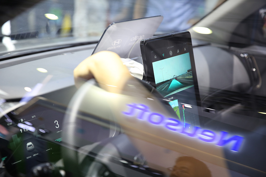 多款车进入量产阶段，Baidu 百度 展出 Apollo 智能驾驶平台