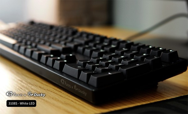 简约黑白、搭载Cherry MX银轴：Akko 艾酷 发布 新款 Ducky 3108S 白光版 机械键盘