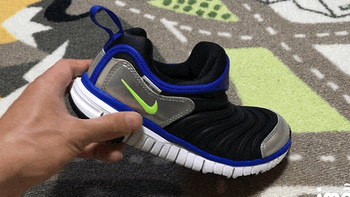 NIKE DYNAMO FREE 毛毛虫童鞋