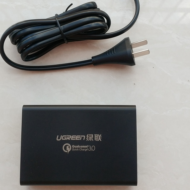 绿联四口60W高通QC3.0 快充充电器开箱体验