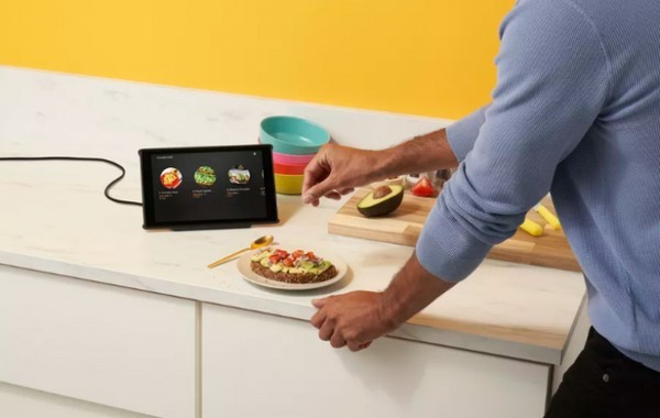 摇身一变成Echo Shows设备：Amazon 亚马逊 发布 Fire HD 显示模式充电底座