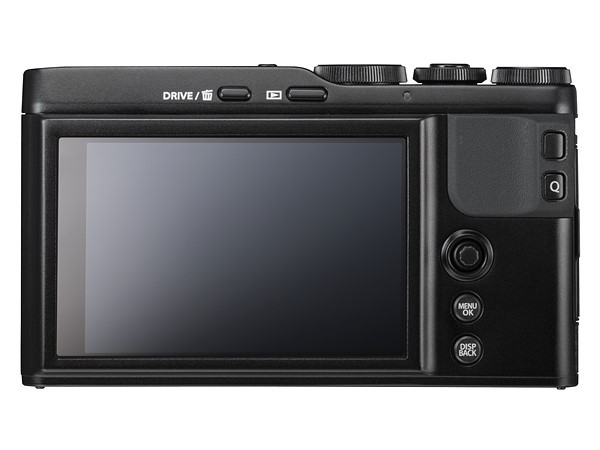 富士发布28mm定焦镜头APS-C画幅便携机XF10