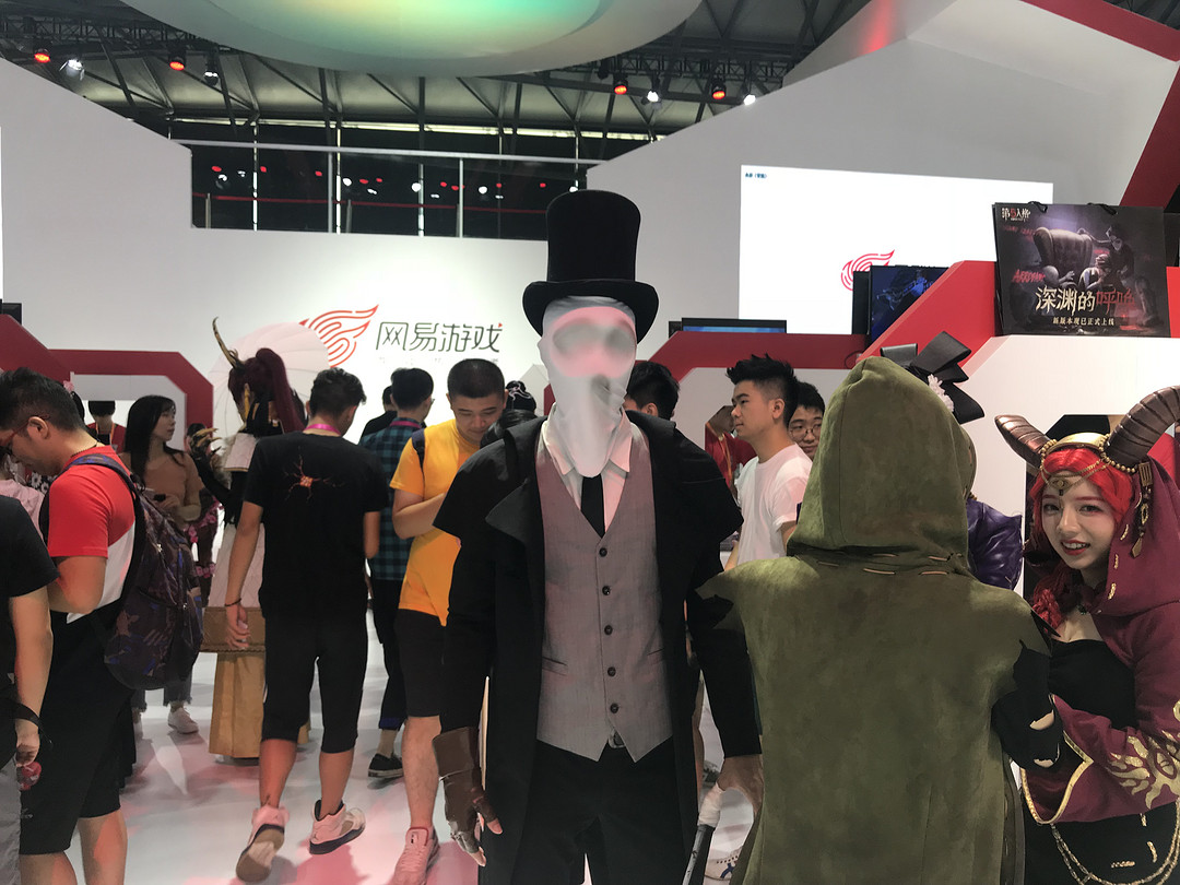 网红泳池趴:网易游戏ChinaJoy 2018现场报道