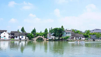 草苔 篇二：朱家角周末—这个“尴尬水乡”在极闹的魔都独居一隅，诠释着上海的另一面！ 