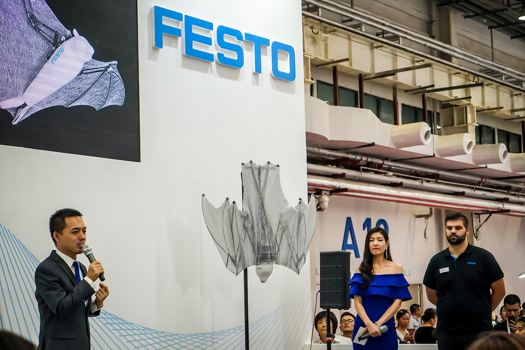 智能运动的轻型飞行器，Festo携新款仿生狐蝠亮相2018世界机器人大会