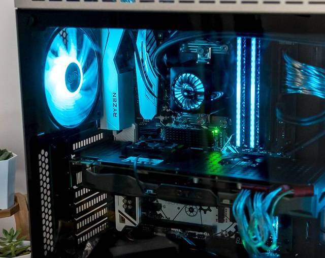 真香系列:我又一次用上了水冷—九州风神船长RGB240水冷 开箱评测