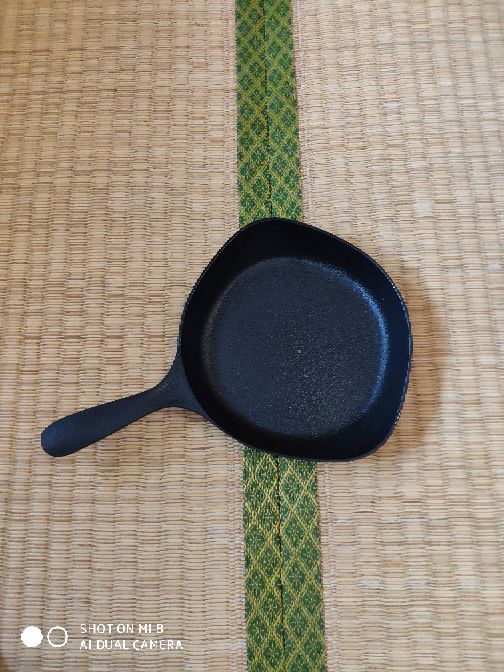  柳宗理22cm浅型双耳铸铁锅开锅及烹饪