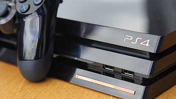 这就是你渴望的“索尼蓝”—SONY 索尼 PS4 Pro 5亿限定版 游戏机开箱