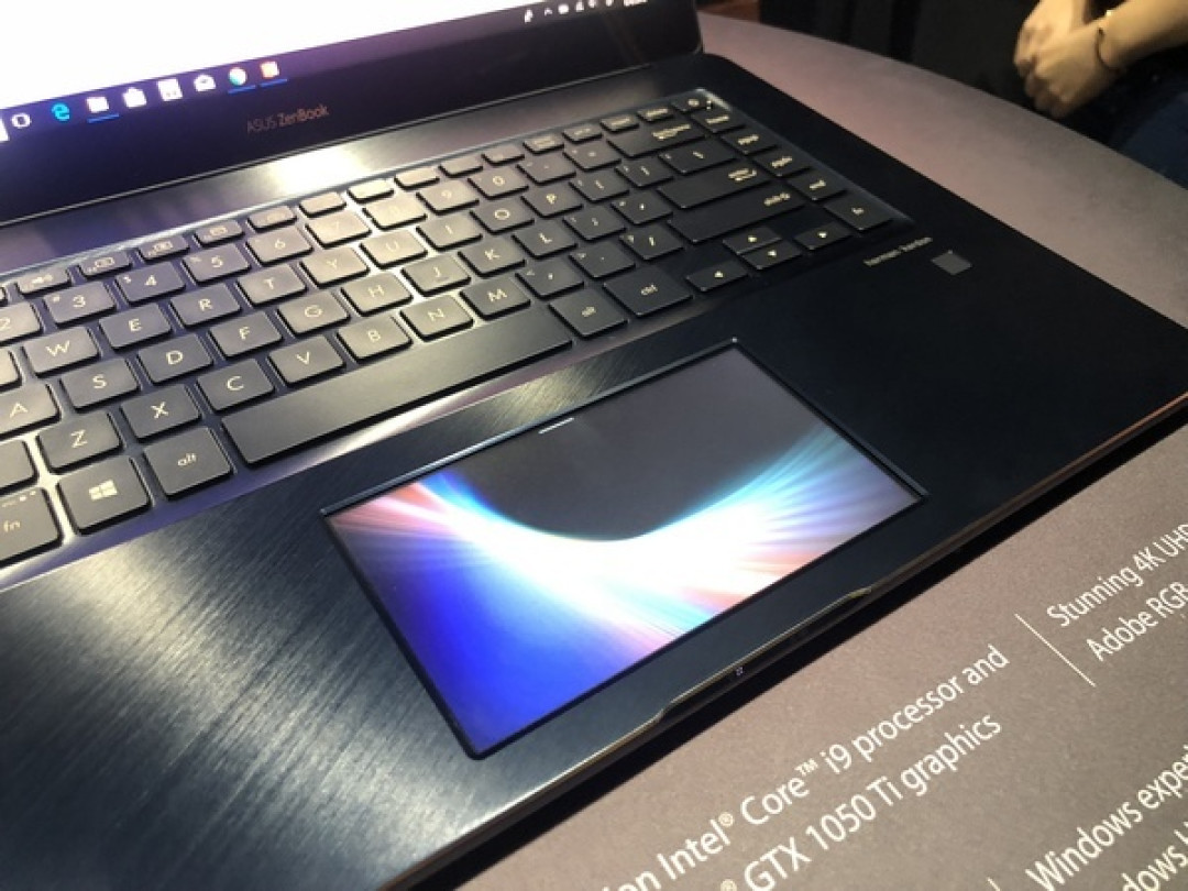 搭第8代Whiskey Lake-U处理器、主打ScreenPad创新交互:ASUS 华硕 发布 ZenBook Pro 14(UX480)笔记本电脑