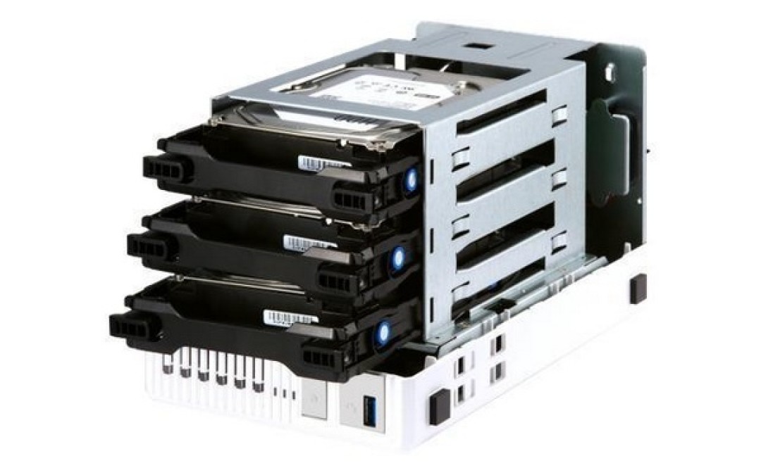 支持SFP+万兆、3路M.2 SSD：QNAP 威联通 发布 TS-332X NAS