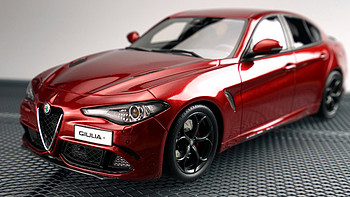 模型 篇一：OTTO 1/18 阿尔法罗密欧 GIULIA QV