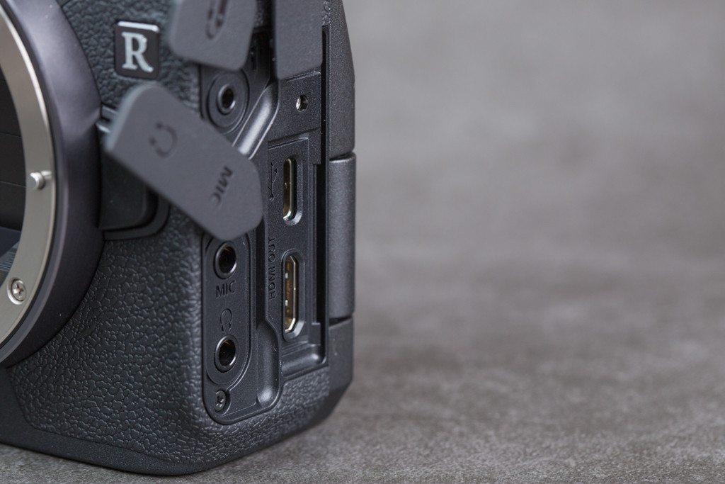 是“专微”还是微单？佳能最小全画幅数码相机EOS R开箱图赏！