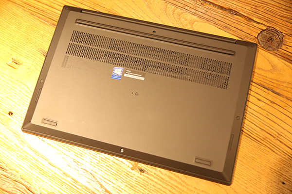 《到站秀》第212弹：为设计师而来的 ThinkPad X1 隐士 笔记本