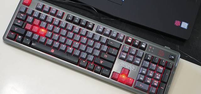创世战车定制版 TT 拓荒者 PRO 机械键盘 开箱评测