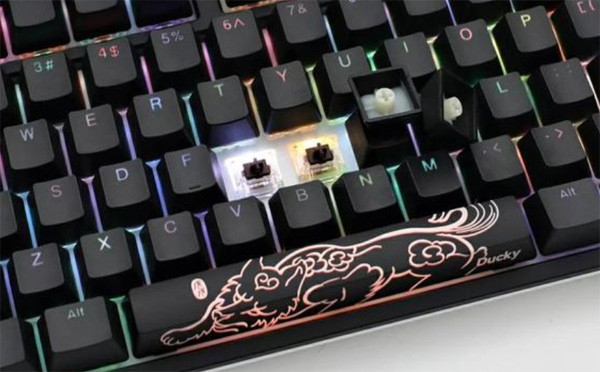 送狗年PBT二色键帽：Ducky 魔力鸭 发布 One 2 RGB TKL 机械键盘