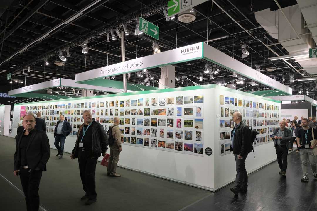 Photokina2018:富士展台GFX 50R亮相 打印输出一次成像占近半场地