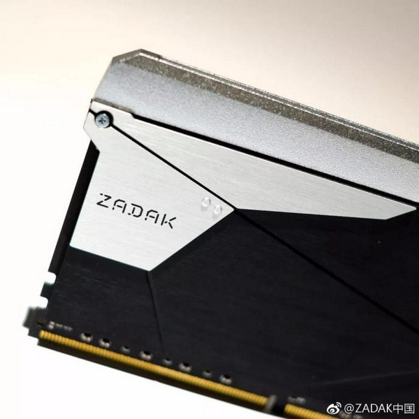 单条32GB容量：ZADAK发布 SHIELD DC AURA2 RGB DDR4 3200MHz 内存