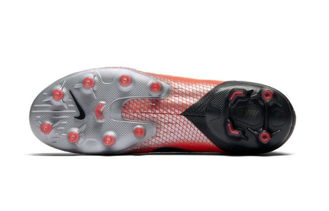以梦为马：NIKE 耐克 推出 Mercurial Superfly VI Elite CR7 AG-Pro 足球鞋