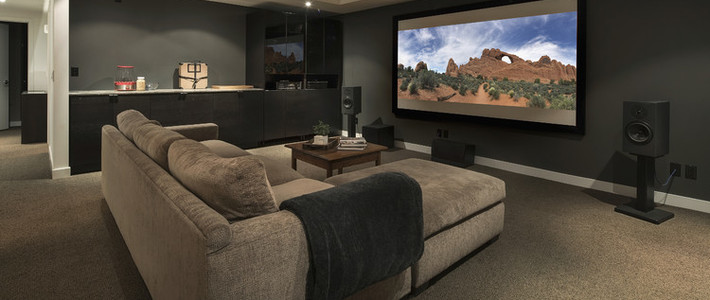  提升客厅品质，家庭影院享酣畅淋漓的影音世界