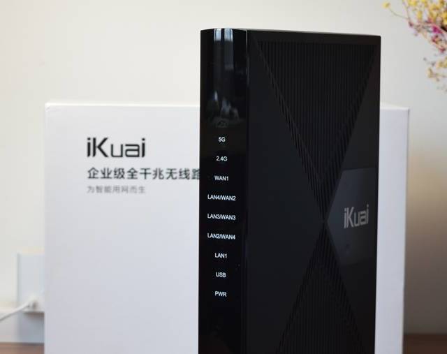 拥有150+带机量，专为小型企业设计：爱快Q80无线路由评测！