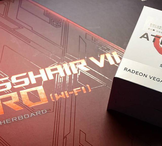 幸福的 AMD 速龙 200GE 处理器