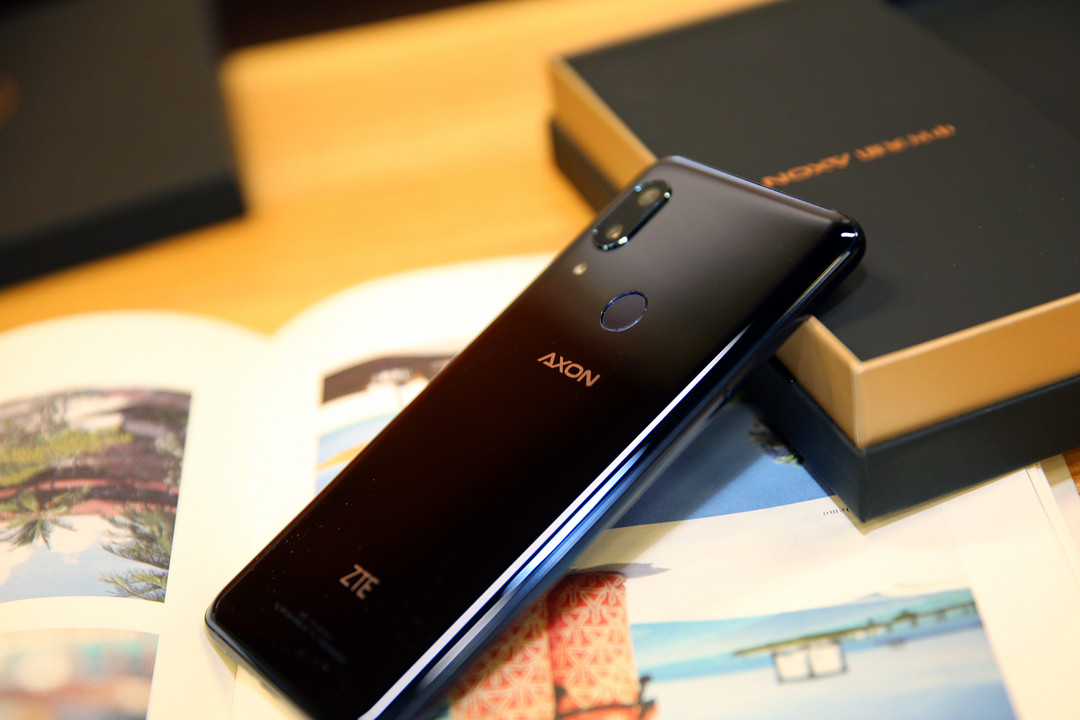 《到站秀》第221弹：ZTE 中兴 天机 Axon 9 Pro 智能手机