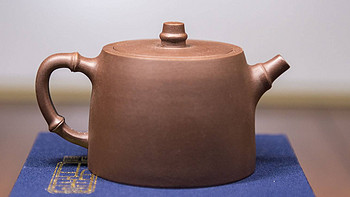 手工制作的宜兴原矿紫砂壶，体会传统饮茶之韵味