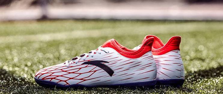 安踏雄狮系列足球鞋开箱简评