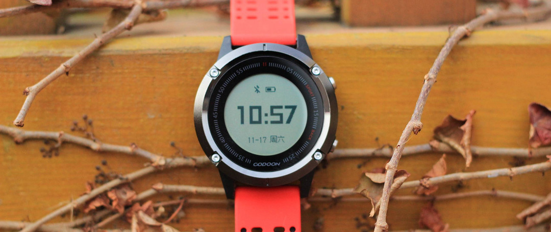 商务和运动都合适：AMAZFIT 智能运动手表2