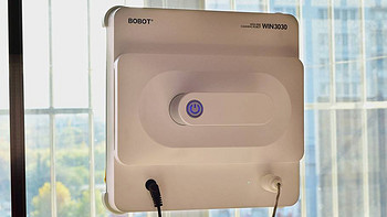 安全更高效，高空擦窗好帮手：BOBOT高空清洁机器人体验！