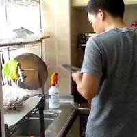 快过年了，油污洗油烟机，暂时为止，没有找到更好的