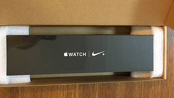 数码 篇一：Apple Watch Series 4  Nike+ 44毫米 黑色蜂窝版 开箱 
