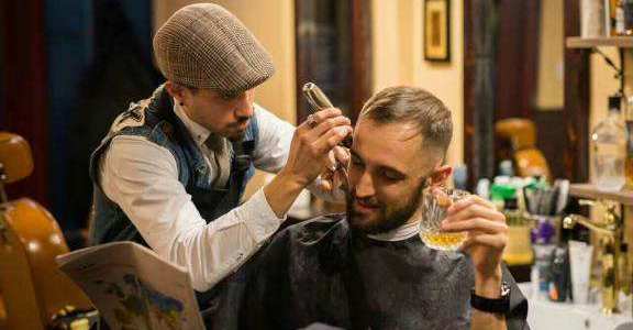  想要变型男，发油、发蜡、发胶到底如何选？