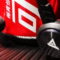 摆脱头戴式烦恼 钛度吉利蝠手游耳机带你听声辨位来吃鸡