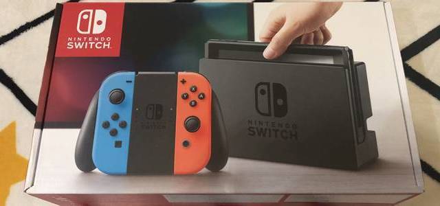 让我回想起小时候—任天堂 Nintendo Switch 掌机开箱