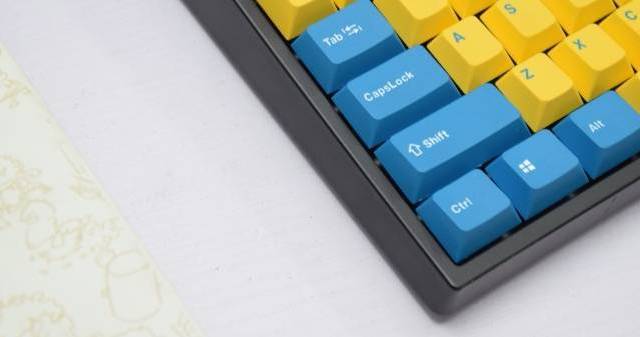 “小黄人”机械键盘就是这么的“出色”，LEOPOLD蓝金刚FC 750R PD晒物