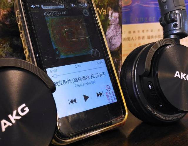 蓝牙耳机的一个标杆 -- AKG Y45BT的个人推荐