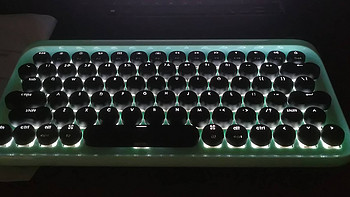开箱晒物：儿时打字的感觉 洛斐机械键盘