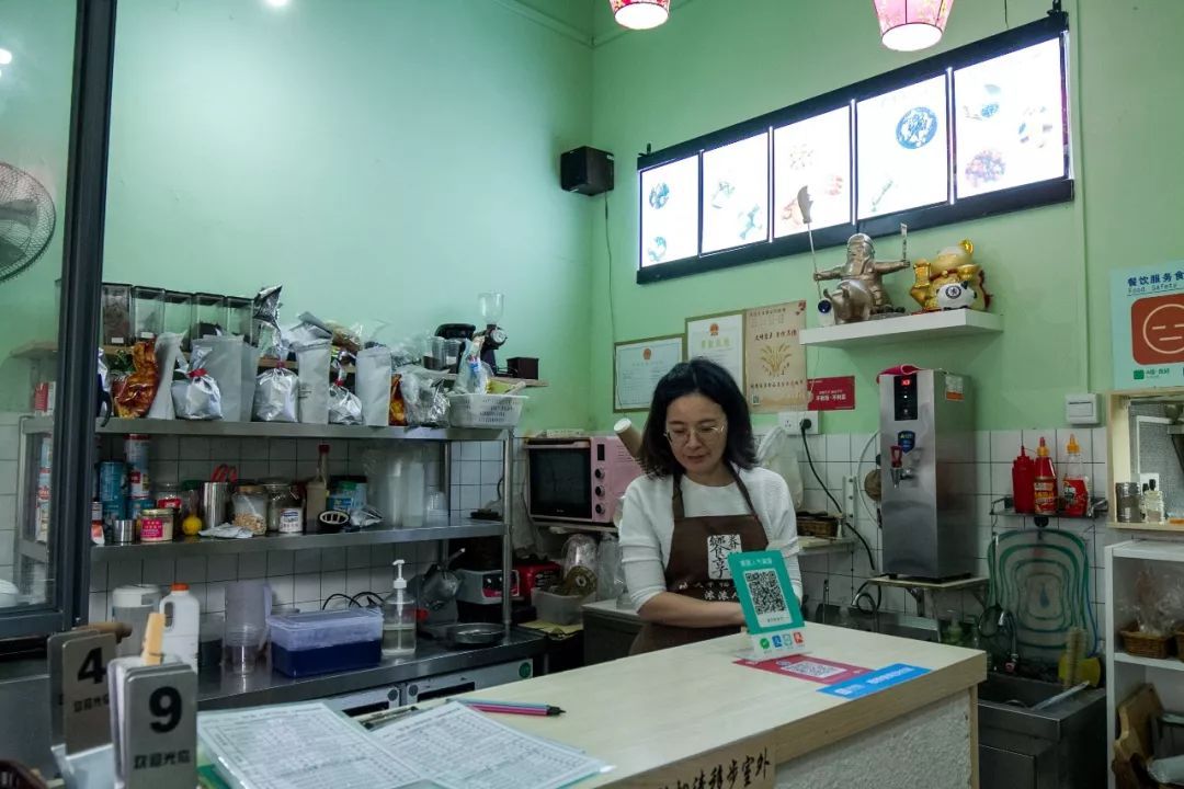 广州美食：招牌是盐酥鸡的店，我却被烧仙草击中了