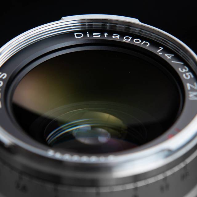 这支35定可能有些尴尬—Zeiss Distagon T* 1.4/35 ZM