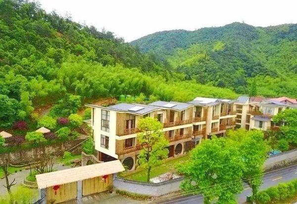 一座颇具唐宋风的竹木民宿,占地3000㎡!莫干西楼度假酒店1晚套餐