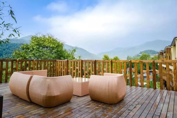 一座颇具唐宋风的竹木民宿,占地3000㎡!莫干西楼度假酒店1晚套餐