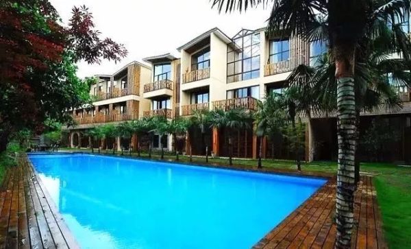 一座颇具唐宋风的竹木民宿,占地3000㎡!莫干西楼度假酒店1晚套餐