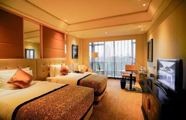 选址宁波CBD，坐拥繁华地段，周末节假日不涨价！宁波华侨温德姆至尊豪廷大酒店1晚套餐