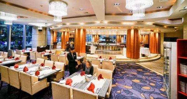 选址宁波CBD，坐拥繁华地段，周末节假日不涨价！宁波华侨温德姆至尊豪廷大酒店1晚套餐