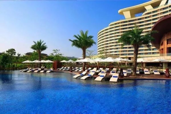 酒店特惠五一不涨价享海棠湾一线海景三亚海天欢乐颂别墅酒店12晚套餐