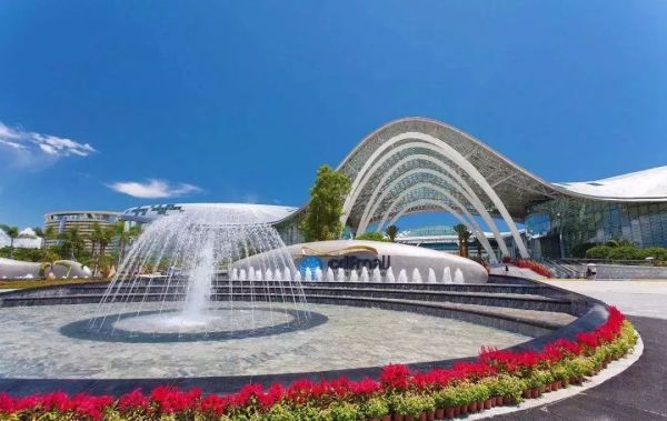 酒店特惠五一不涨价享海棠湾一线海景三亚海天欢乐颂别墅酒店12晚套餐