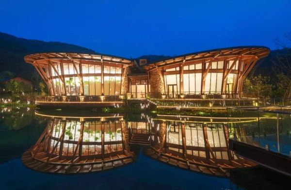 火爆江浙沪的秘境童话木屋+9200㎡水乐园！杭州开元森泊度假酒店+森泊乐园门票2张