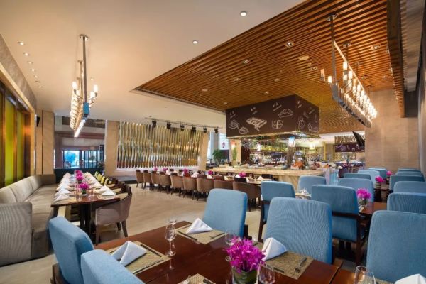五一、端午专享价！台州皇冠假日酒店(原国际大酒店) 住宿+双人早餐+双人晚餐
